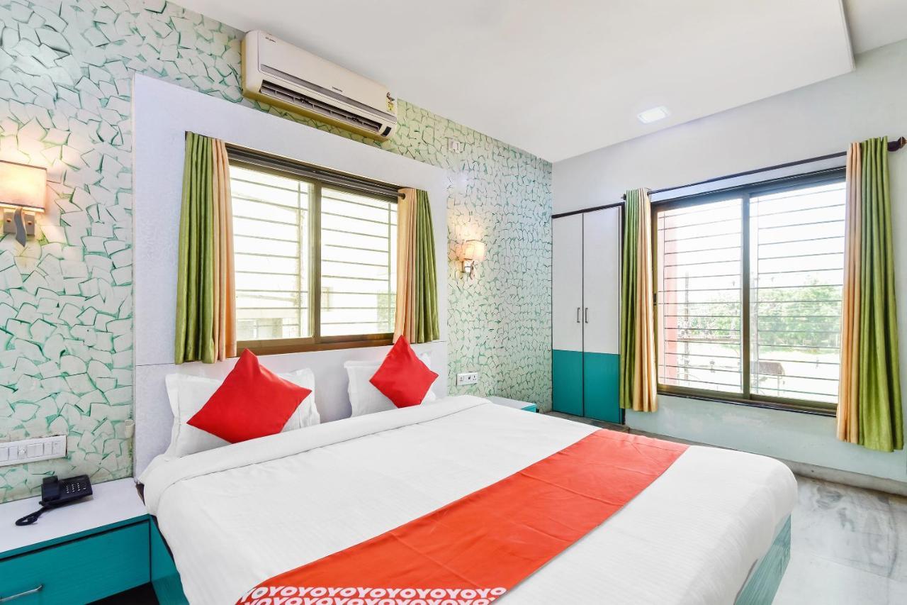 Oyo 61308 Hotel Rw International Hingoli 外观 照片