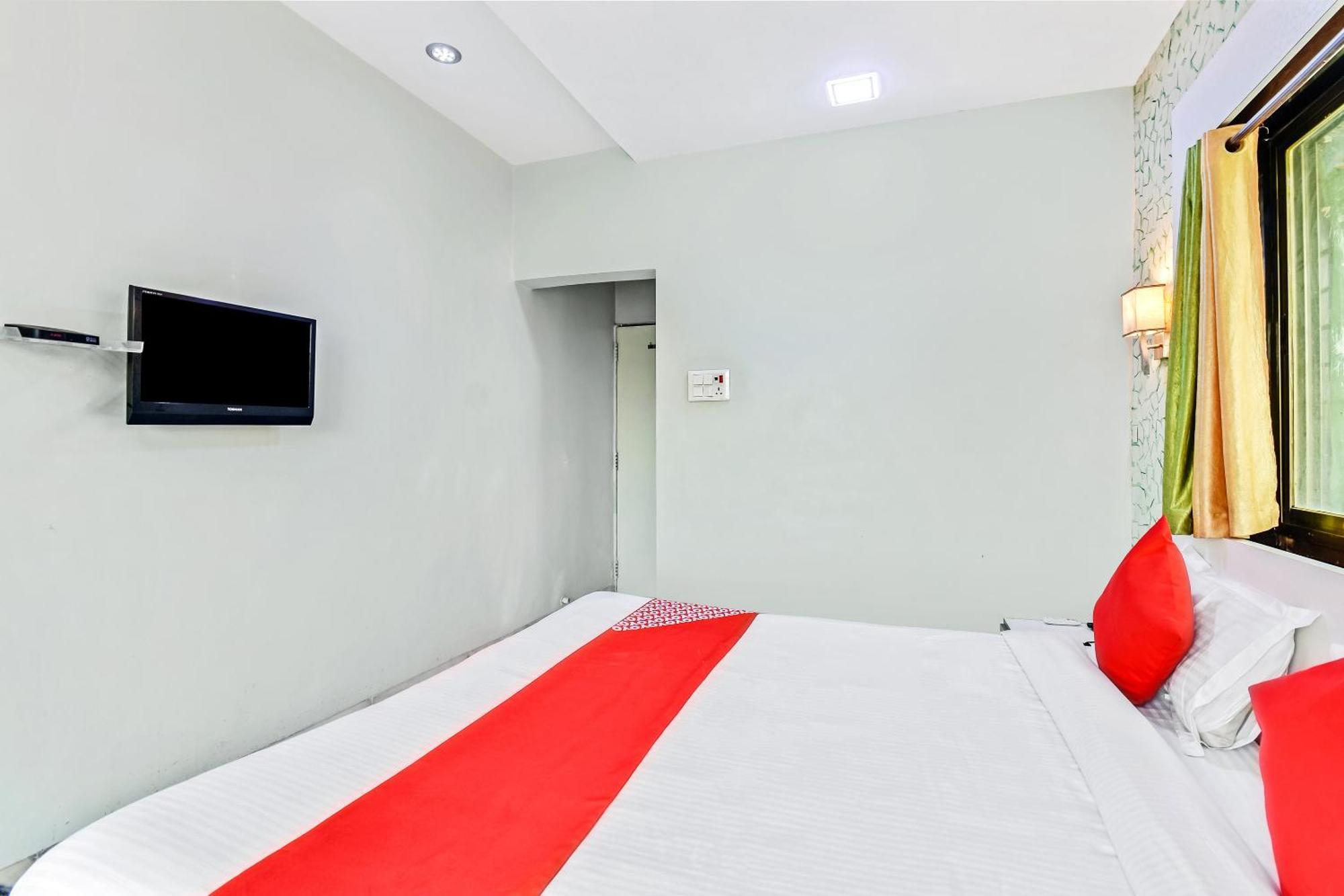 Oyo 61308 Hotel Rw International Hingoli 外观 照片