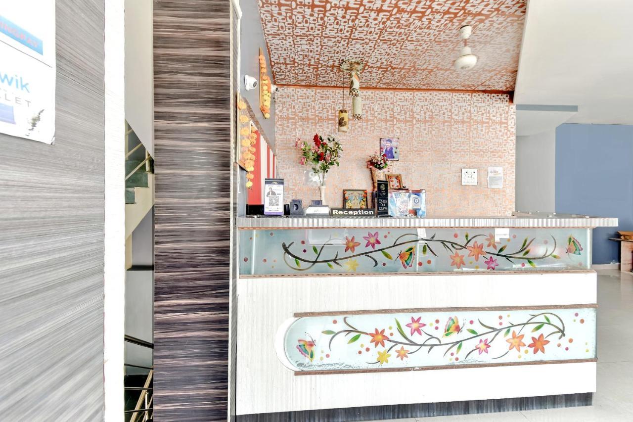 Oyo 61308 Hotel Rw International Hingoli 外观 照片