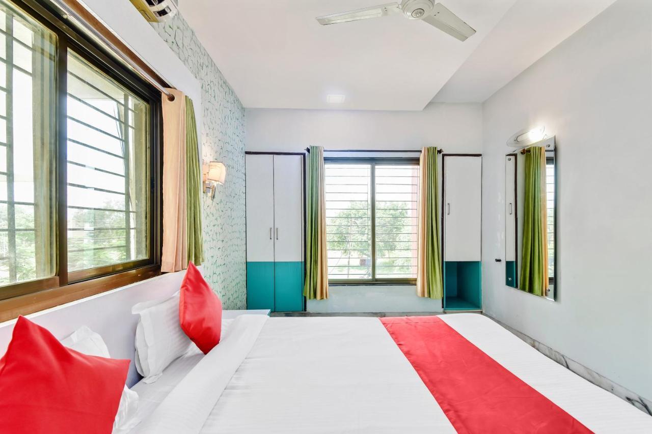 Oyo 61308 Hotel Rw International Hingoli 外观 照片